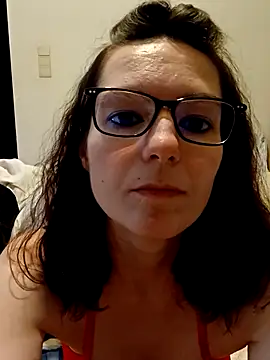 labellerose online show from December 18, 6:12 pm