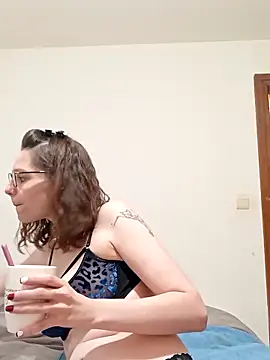 labellerose online show from November 11, 6:14 pm