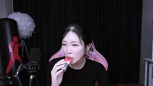 MISA 02 online show from November 6, 1:15 pm