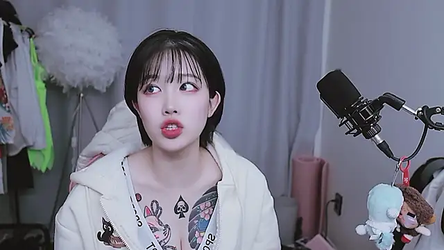 MISA 02 online show from May 11, 12:39 pm
