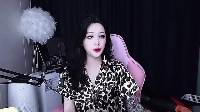 MISA 02 online show from October 19, 1:14 pm