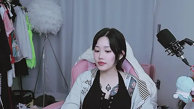 MISA 02 online show from May 21, 1:41 pm