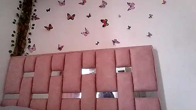 Snapshot of abby_moss_2 chatting on July 4, 6:45 pm abby moss 2 online show from July 4, 6:45 pm
