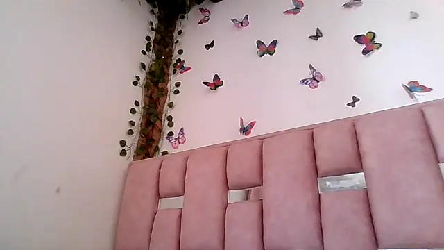 Snapshot of abby_moss_2 chatting on June 27, 7:20 pm abby moss 2 online show from June 27, 7:20 pm