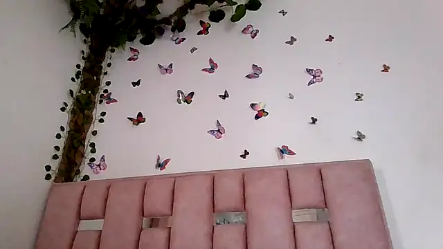 Snapshot of abby_moss_2 chatting on July 12, 9:15 pm abby moss 2 online show from July 12, 9:15 pm