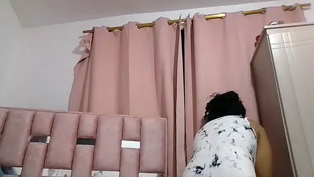 abby moss 2 online show from December 1, 5:30 am