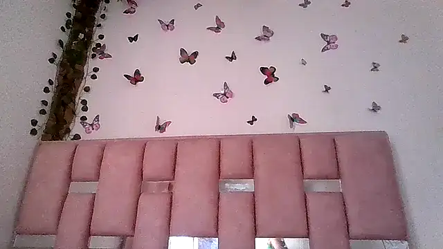Snapshot of abby_moss_2 chatting on June 23, 12:36 pm abby moss 2 online show from June 23, 12:36 pm