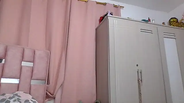 abby moss 2 online show from December 4, 9:30 am