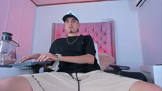 Ethan Boy  online show from November 21, 7:35 pm