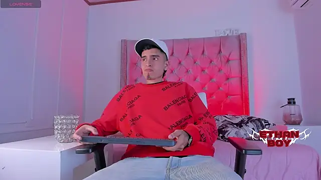 Ethan Boy  online show from December 2, 10:00 pm