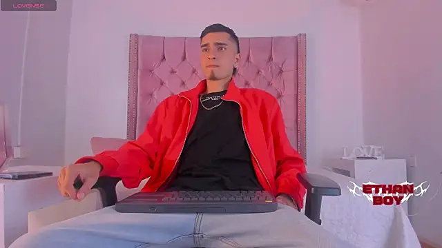 Ethan Boy  online show from October 27, 8:43 pm