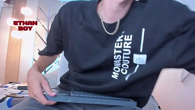 Ethan Boy  online show from February 16, 8:29 pm