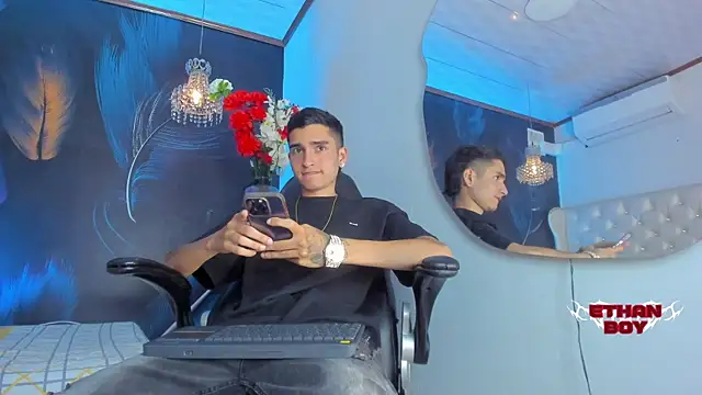 Ethan Boy  online show from December 18, 9:18 pm