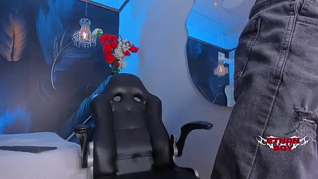 Ethan Boy  online show from December 17, 8:36 pm