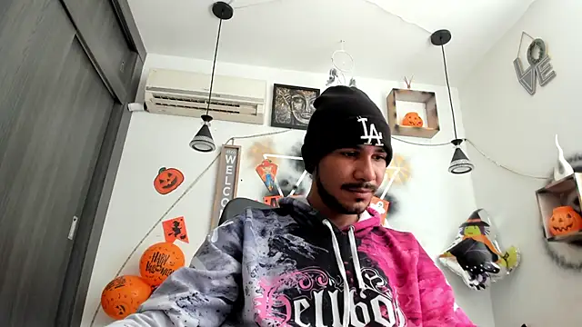 Snapshot of jhapsson_wong chatting on October 25, 3:34 pm jhapsson wong online show from October 25, 3:34 pm