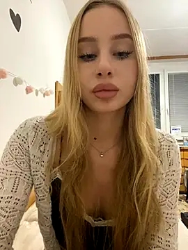 RemyStyles online show from November 28, 9:37 pm