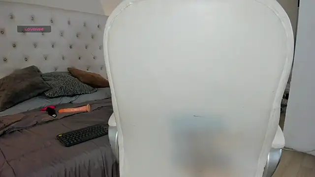 Miiaa Star  online show from November 8, 8:12 pm