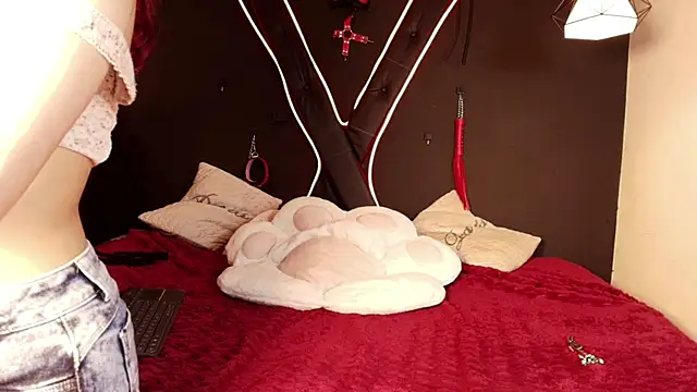 cookie bit online show from April 4, 10:49 pm