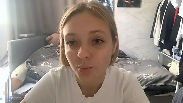 Snapshot of _petaI chatting on October 13, 7:43 am petaI online show from October 13, 7:43 am