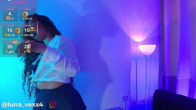 Luna Vex online show from December 5, 3:16 am