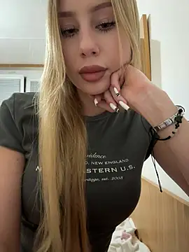 JudithCarly online show from April 7, 9:38 pm