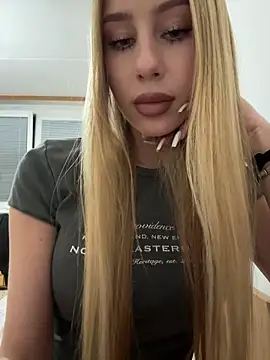 JudithCarly online show from April 3, 9:32 pm