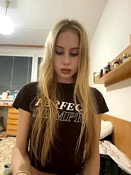 JudithCarly online show from December 5, 9:23 pm