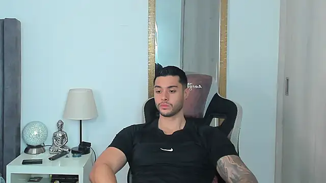 Snapshot of Ken_mailik1 chatting on March 3, 6:37 pm Ken mailik1 online show from March 3, 6:37 pm