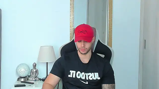 Snapshot of Ken_mailik1 chatting on January 6, 3:32 am Ken mailik1 online show from January 6, 3:32 am