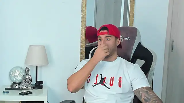 Snapshot of Ken_mailik1 chatting on February 1, 5:27 am Ken mailik1 online show from February 1, 5:27 am