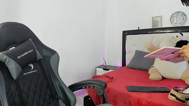 Barbieteeen online show from November 6, 5:22 am