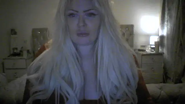 Sultress6969 online show from October 14, 6:52 pm