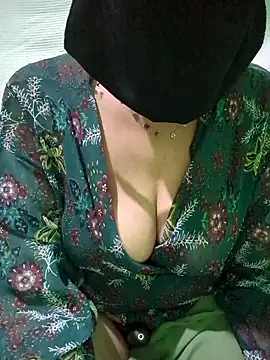 Snapshot of Prinsisa_sara chatting on May 18, 5:18 pm Prinsisa sara online show from May 18, 5:18 pm