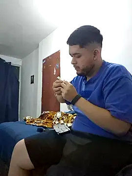 Snapshot of rich_ryx chatting on March 24, 4:01 am rich ryx online show from March 24, 4:01 am