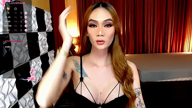 Snapshot of MeatyCockLuna chatting on November 22, 9:41 am MeatyCockLuna online show from November 22, 9:41 am