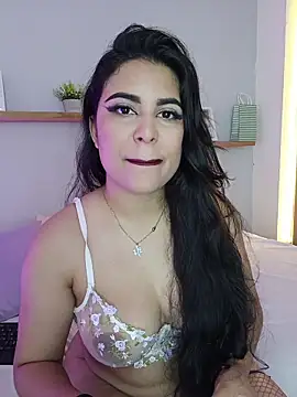 Snapshot of shainadavis chatting on February 22, 3:31 am shainadavis online show from February 22, 3:31 am