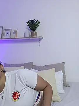 shainadavis online show from March 13, 3:11 am