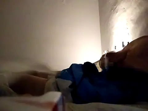 Snapshot of jjLARAY chatting on December 18, 4:39 am jjLARAY online show from December 18, 4:39 am