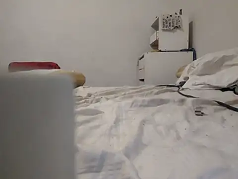 Snapshot of jjLARAY chatting on February 16, 7:29 am jjLARAY online show from February 16, 7:29 am