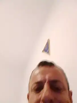 Snapshot of jjLARAY chatting on October 23, 8:57 am jjLARAY online show from October 23, 8:57 am