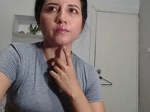 Renata Rivas online show from January 13, 4:27 am