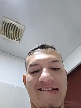 Snapshot of andriu656 chatting on October 13, 4:03 am andriu656 online show from October 13, 4:03 am