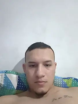 Snapshot of andriu656 chatting on October 10, 12:33 am andriu656 online show from October 10, 12:33 am