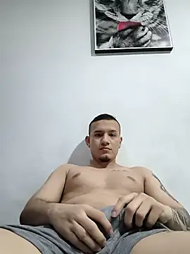 Snapshot of andriu656 chatting on October 10, 9:59 pm andriu656 online show from October 10, 9:59 pm