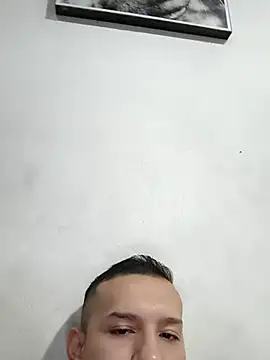 Snapshot of andriu656 chatting on October 27, 5:36 pm andriu656 online show from October 27, 5:36 pm