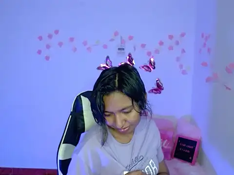 Snapshot of amber__666 chatting on October 17, 12:47 am amber 666 online show from October 17, 12:47 am