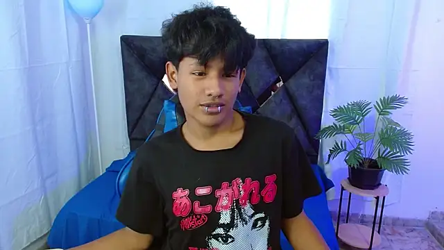 Snapshot of Felixcum18 chatting on October 14, 8:42 pm Felixcum18 online show from October 14, 8:42 pm
