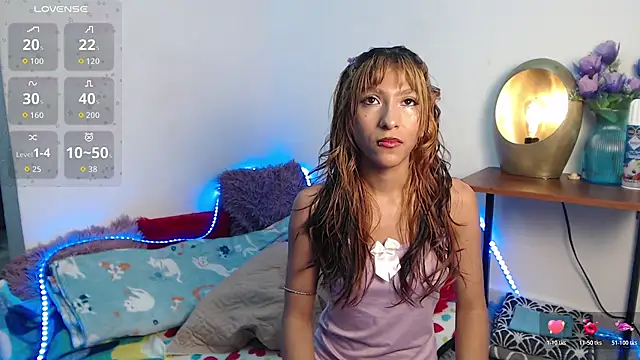 Snapshot of alix_kitty chatting on June 26, 10:26 pm alix kitty online show from June 26, 10:26 pm