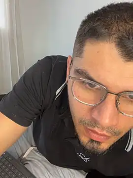 mirallesandbig online show from October 27, 9:38 pm