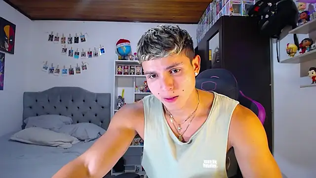 mirallesandbig online show from October 10, 11:16 pm